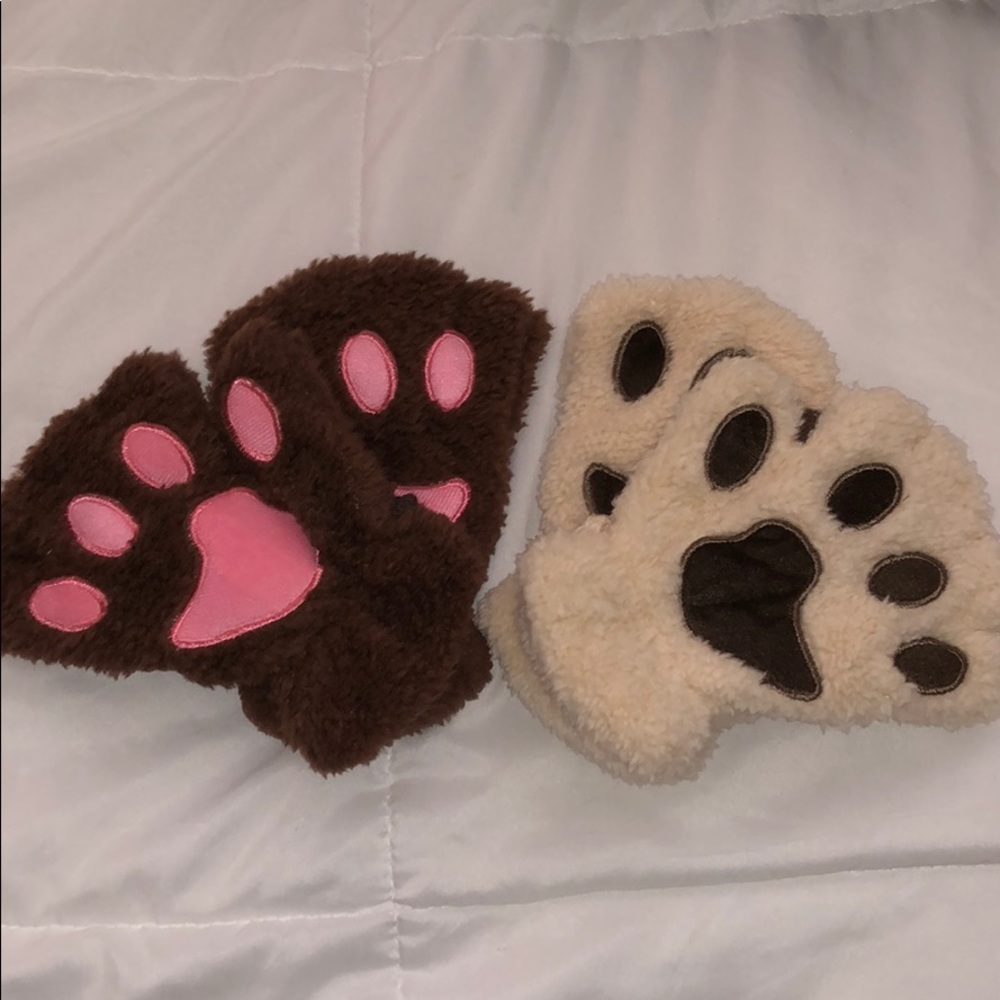 Cat paw mittens🐈